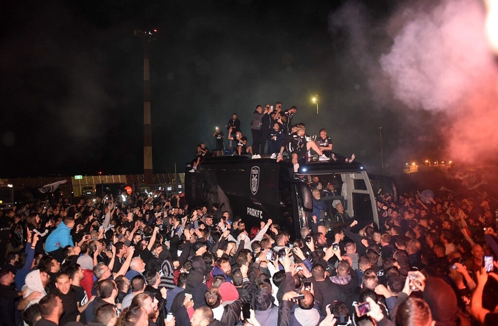 Πάρτι μέχρι το πρωί για τον ΠΑΟΚ: «Κάηκε» ο Λευκός Πύργος για το νταμπλ! (photos)