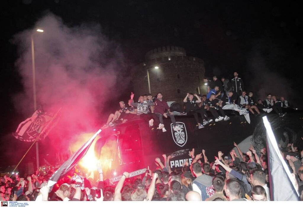 Πάρτι μέχρι το πρωί για τον ΠΑΟΚ: «Κάηκε» ο Λευκός Πύργος για το νταμπλ! (photos)