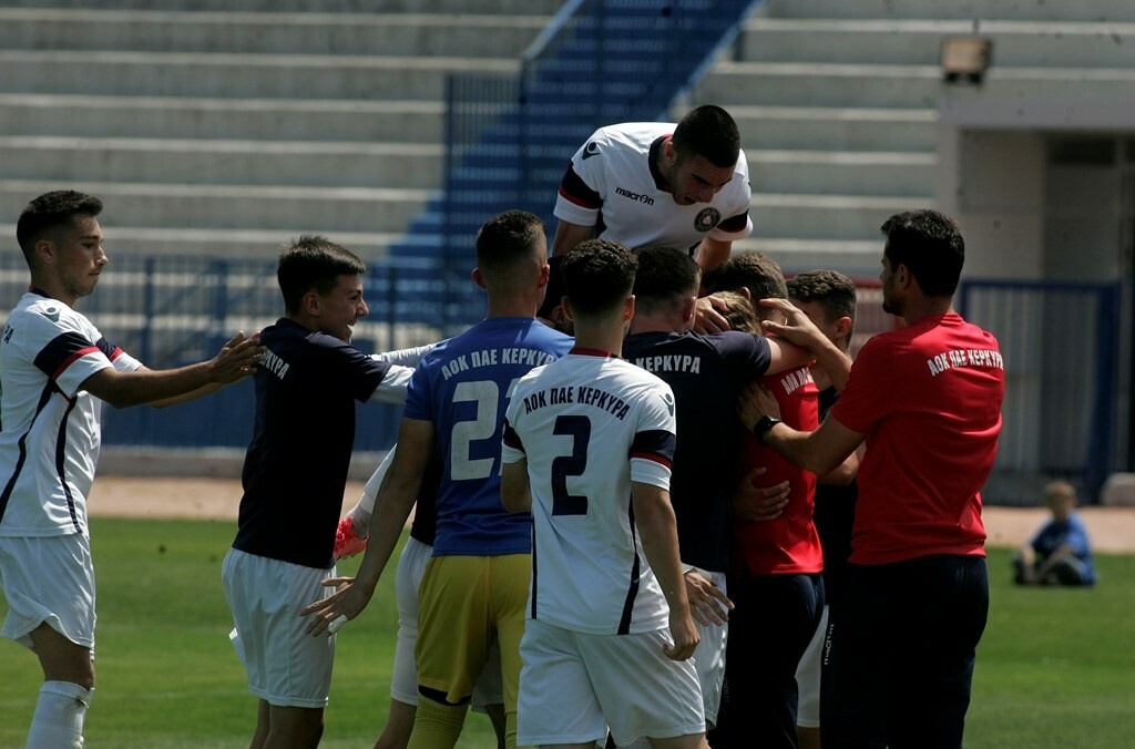 Πρωταθλήτρια στη Football League η Κ19 του Ηρακλή! (photos+video)