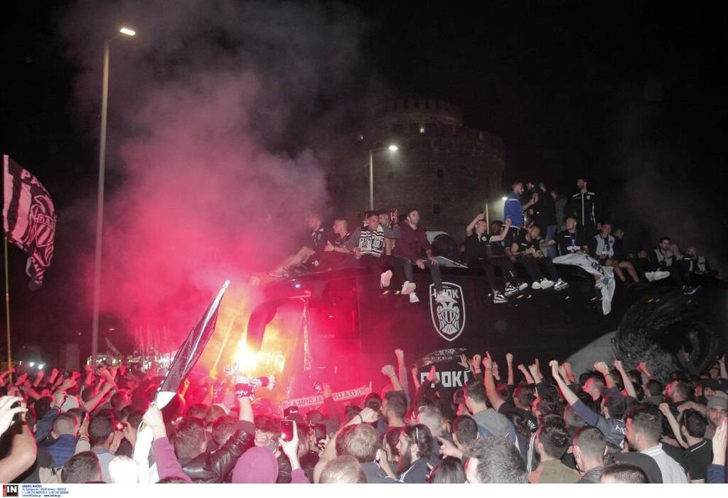 Πάρτι μέχρι το πρωί για τον ΠΑΟΚ: «Κάηκε» ο Λευκός Πύργος για το νταμπλ! (photos)