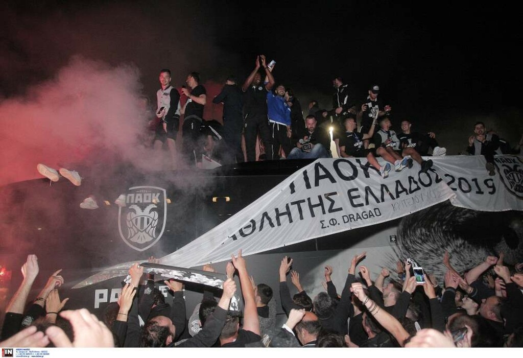 Πάρτι μέχρι το πρωί για τον ΠΑΟΚ: «Κάηκε» ο Λευκός Πύργος για το νταμπλ! (photos)