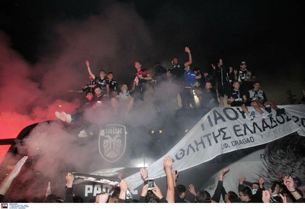 Πάρτι μέχρι το πρωί για τον ΠΑΟΚ: «Κάηκε» ο Λευκός Πύργος για το νταμπλ! (photos)