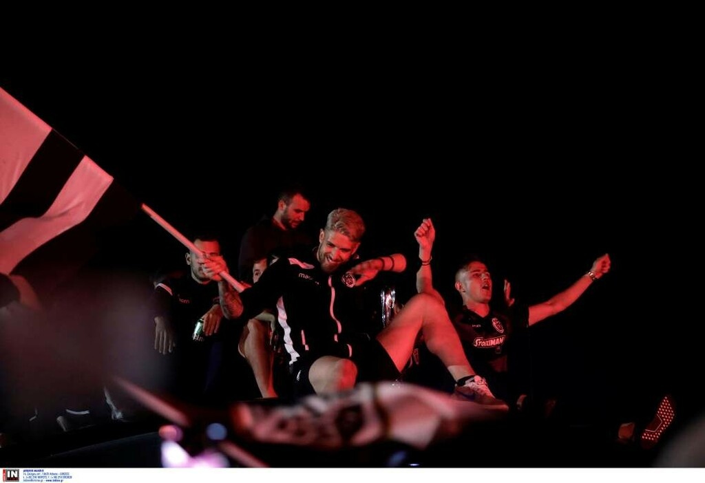 Πάρτι μέχρι το πρωί για τον ΠΑΟΚ: «Κάηκε» ο Λευκός Πύργος για το νταμπλ! (photos)