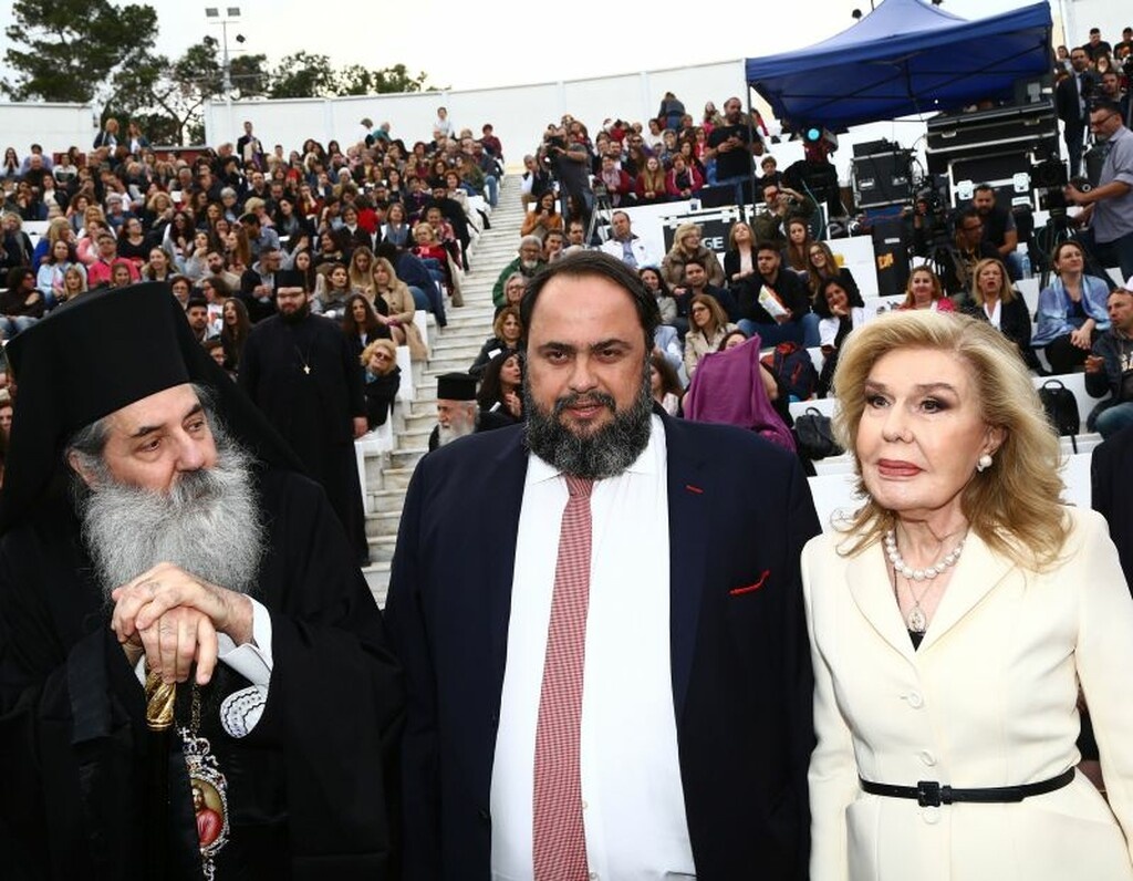 Βραβεύτηκε από τον Μητροπολίτη Πειραιώς ο Βαγγέλης Μαρινάκης (photos)