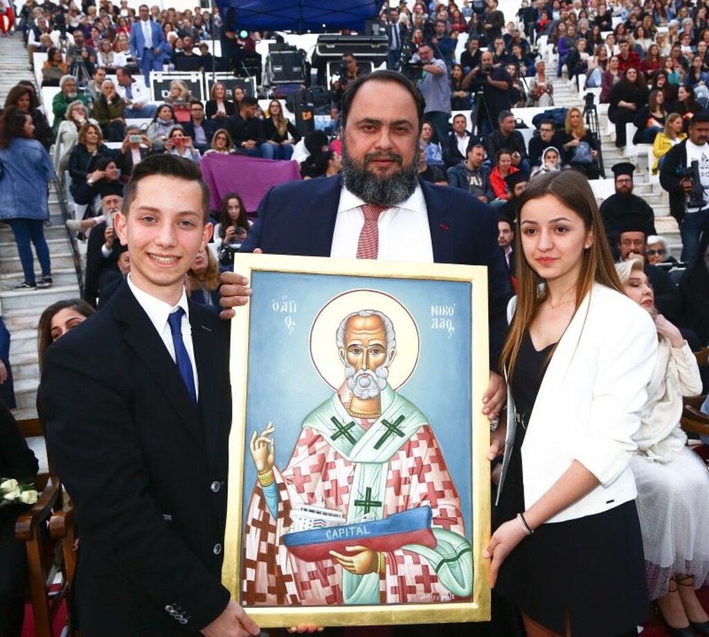 Βραβεύτηκε από τον Μητροπολίτη Πειραιώς ο Βαγγέλης Μαρινάκης (photos)