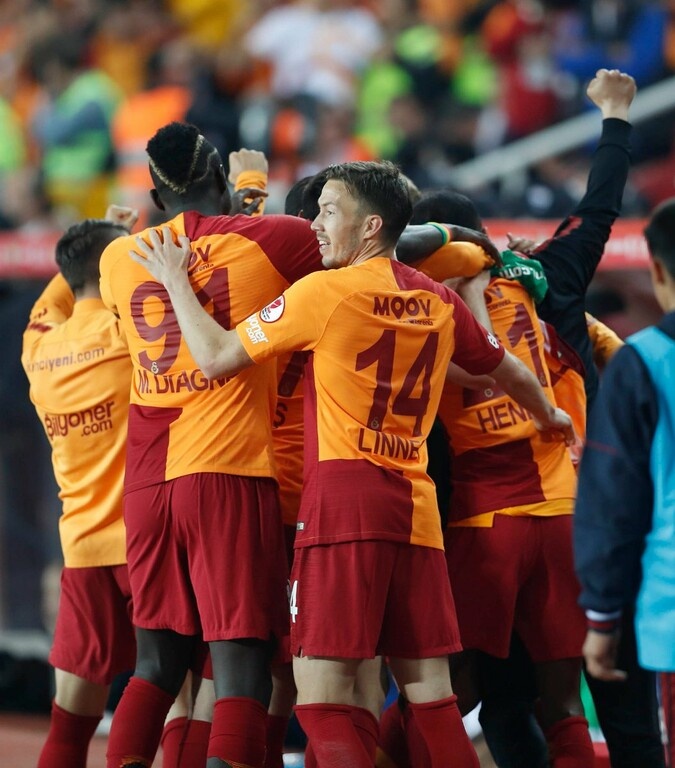 Επική ανατροπή και Κύπελλο από Γαλατάσαραϊ (photos)