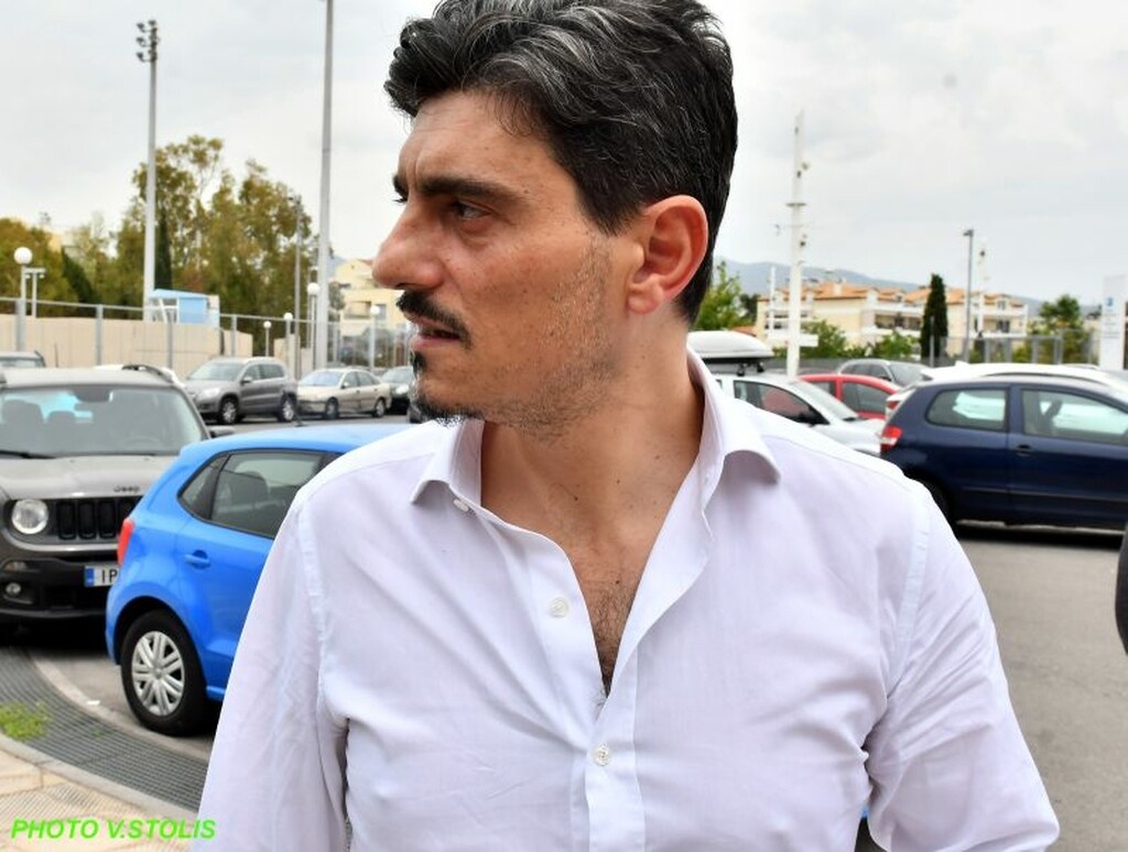 Ο Δημήτρης Γιαννακόπουλος προσερχόμενος στα γραφεία του ΕΣΑΚΕ