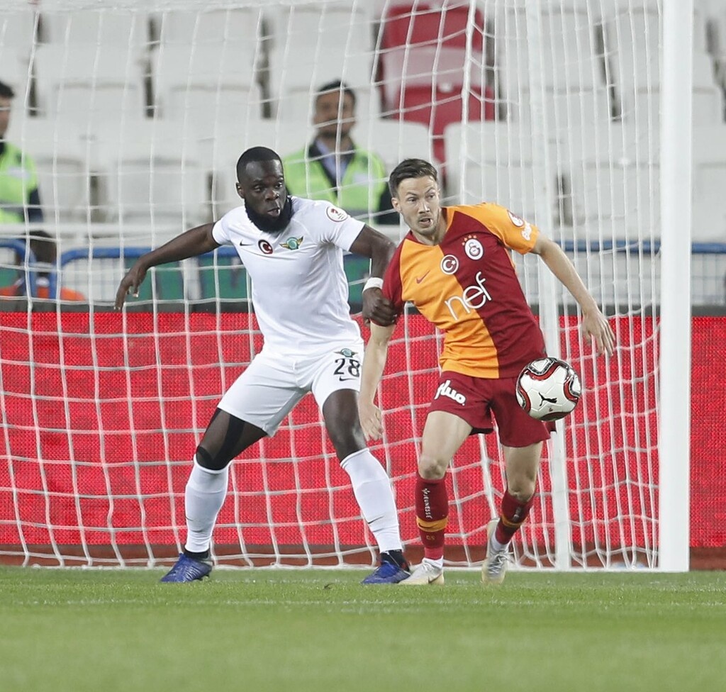 Επική ανατροπή και Κύπελλο από Γαλατάσαραϊ (photos)