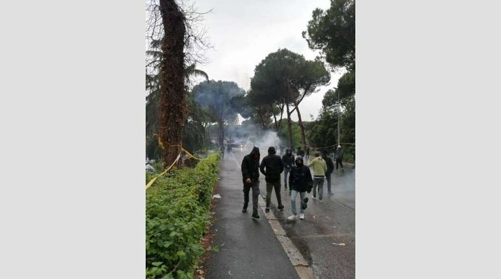 Τα έκαναν «σμπαράλια» στη Ρώμη οι οπαδοί της Λάτσιο (video+photos)