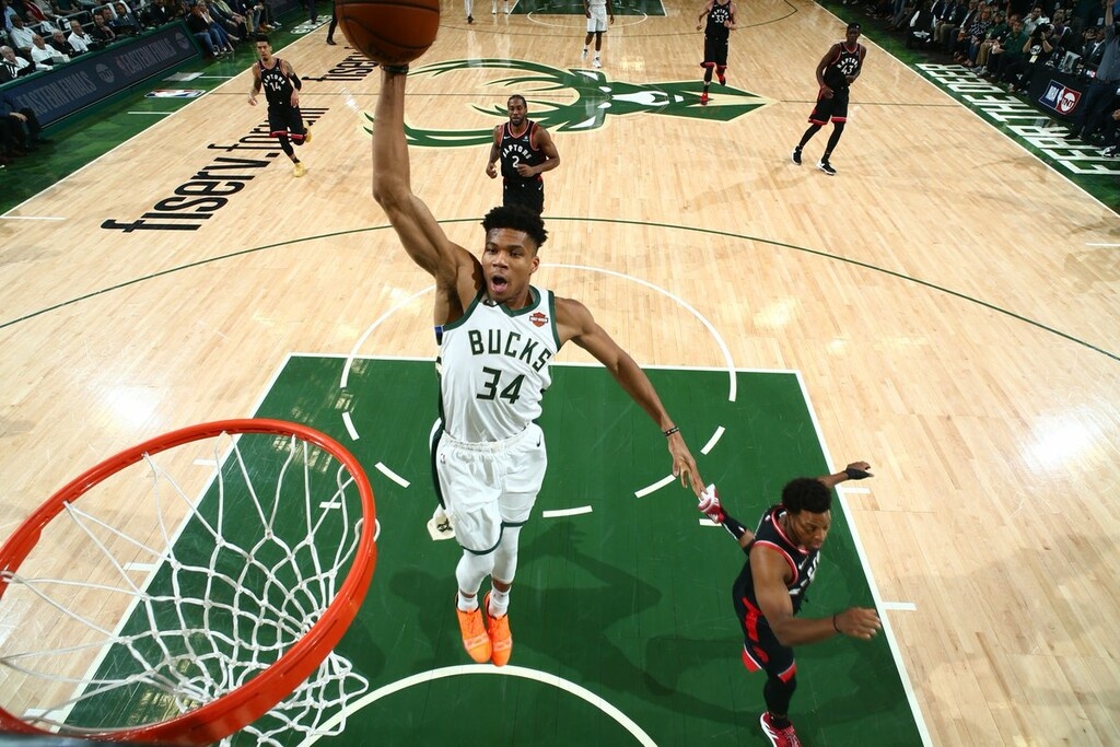 Μπακς – Ράπτορς 108-100: «Καυτός» Λόπεζ και… 1-0 για την παρέα του Αντετοκούνμπο (video+photos)