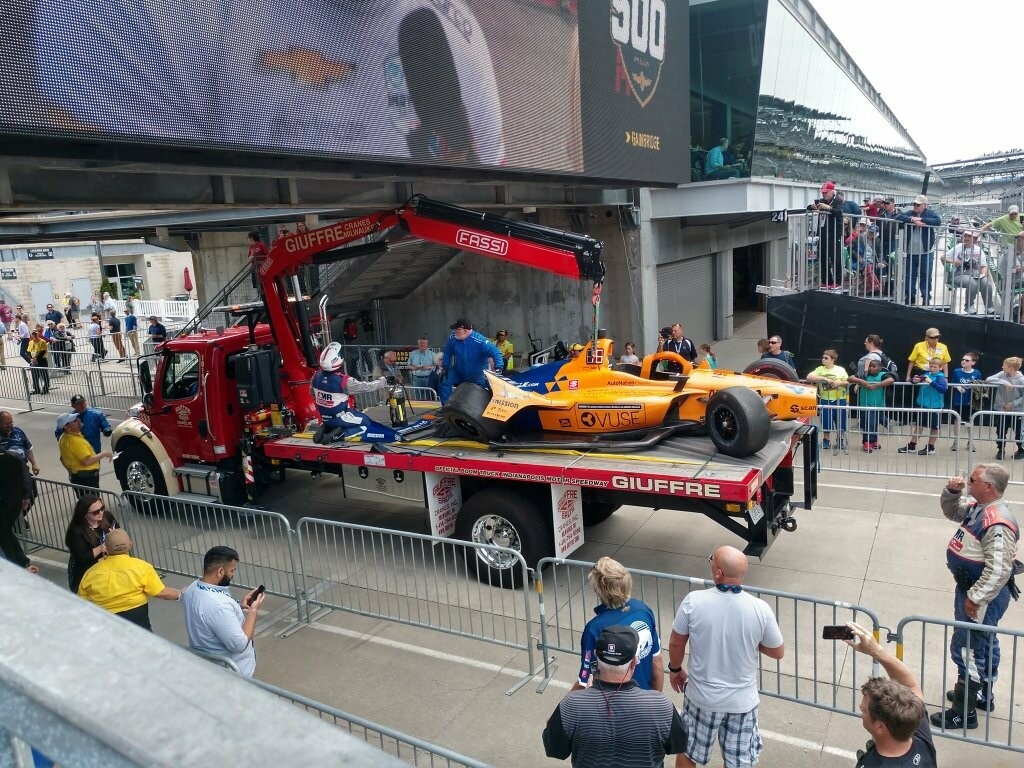 Τρομακτικό ατύχημα του Αλόνσο στους αγώνες Indy 500 (photos+video)
