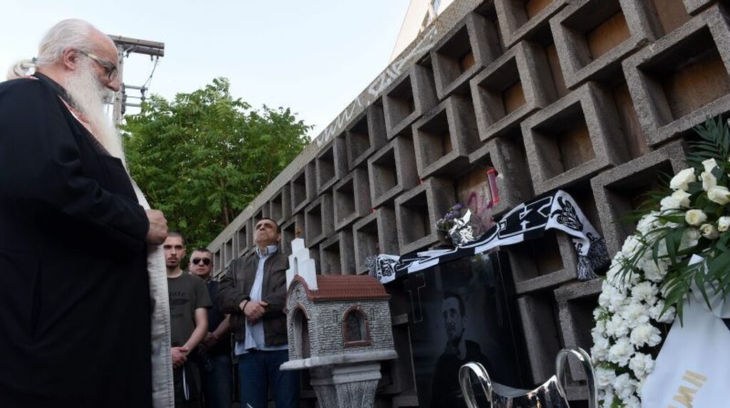 Συγκίνηση: Οι κούπες του ΠΑΟΚ στο μνημόσυνο του Νάσου (photos)