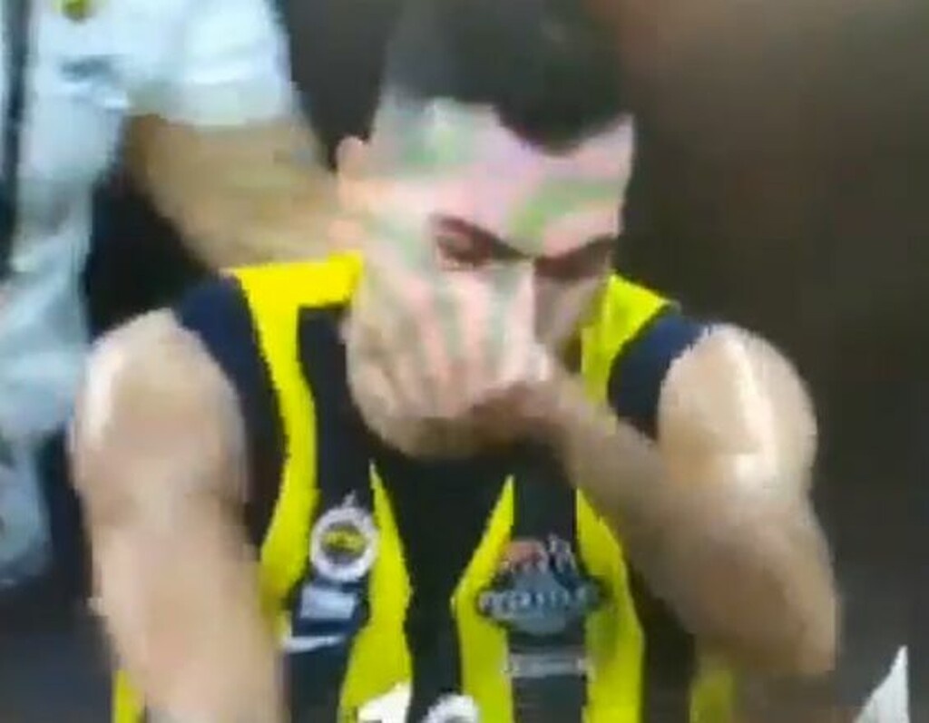 Ο λόγος ήταν πως είχε χρεωθεί με το τρίτο του φάουλ...