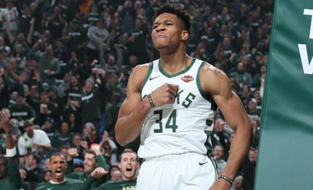 NBA: Η μυθική εμφάνιση του Αντετοκούνμπο (video+photos)