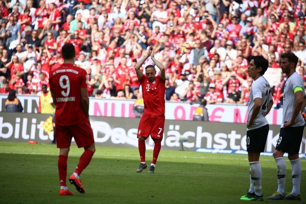 Bundesliga: Με «περίπατο» πήρε τον τίτλο η Μπάγερν Μονάχου (videos+photos)
