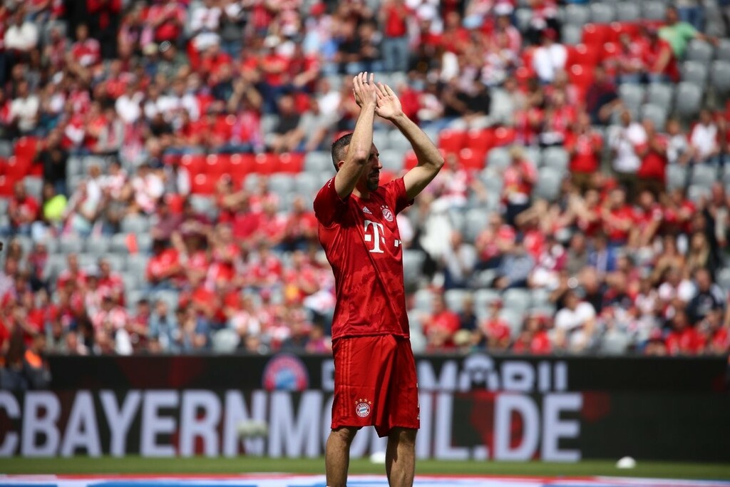 Μπάγερν Μονάχου: Συγκίνηση και αποθέωση στο αντίο των Ριμπερί, Ρόμπεν, Ραφίνια (photos+videos)