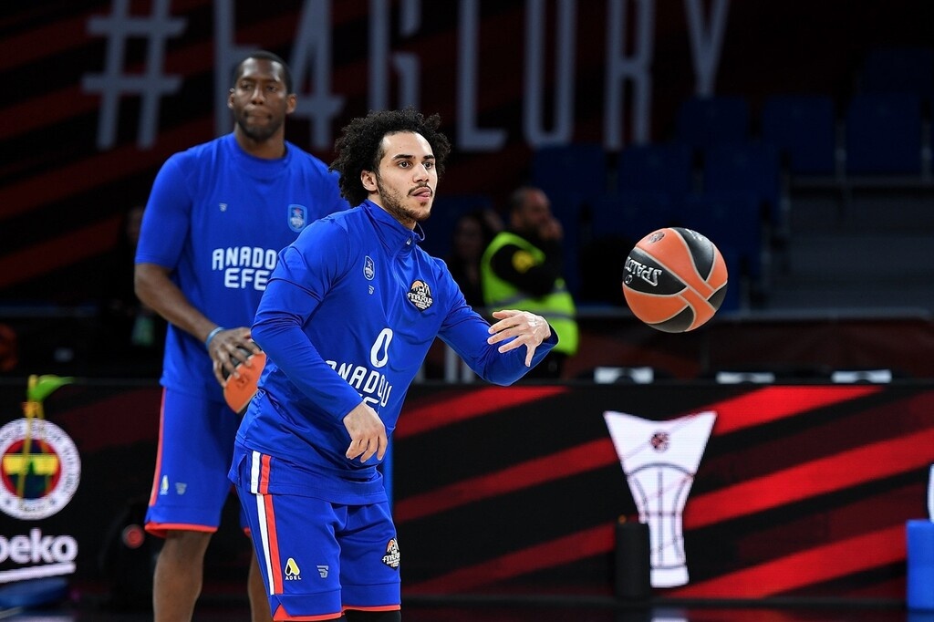 Αναντολού Εφές – ΤΣΣΚΑ Μόσχας: Οι πρώτες εικόνες του τελικού της Euroleague (photos+videos)