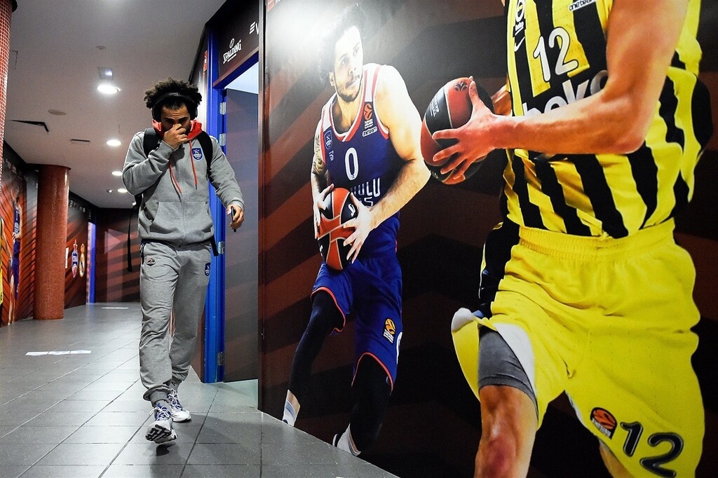 Αναντολού Εφές – ΤΣΣΚΑ Μόσχας: Οι πρώτες εικόνες του τελικού της Euroleague (photos+videos)