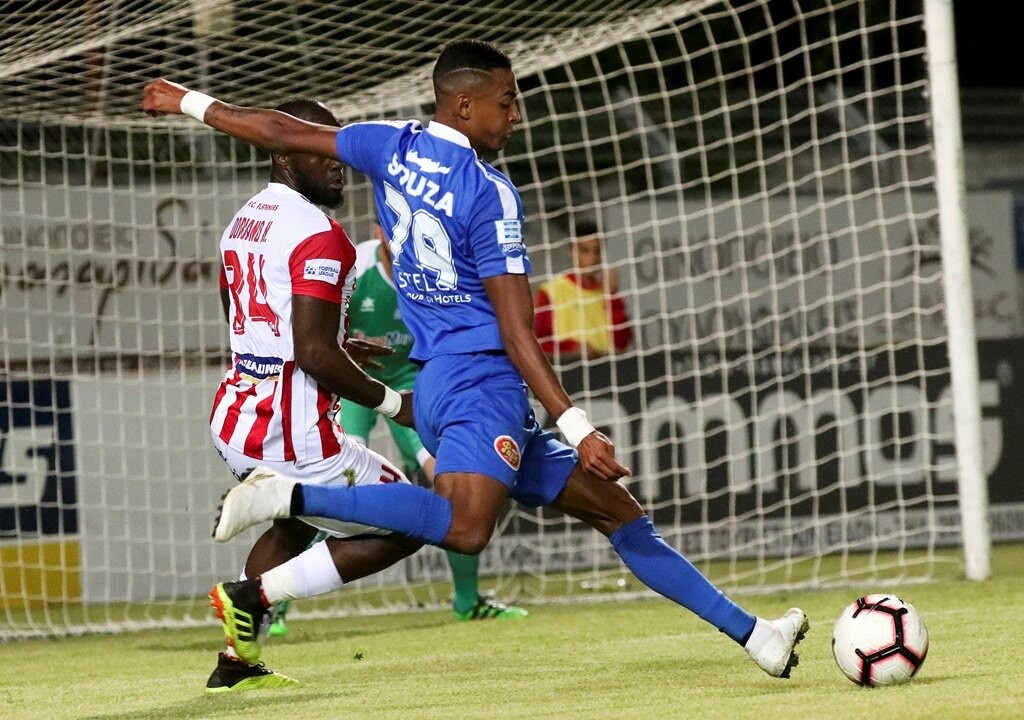 ΟΦΗ: Από τα Περιβόλια, στο νοσοκομείο ο Φερέιρα (photos)