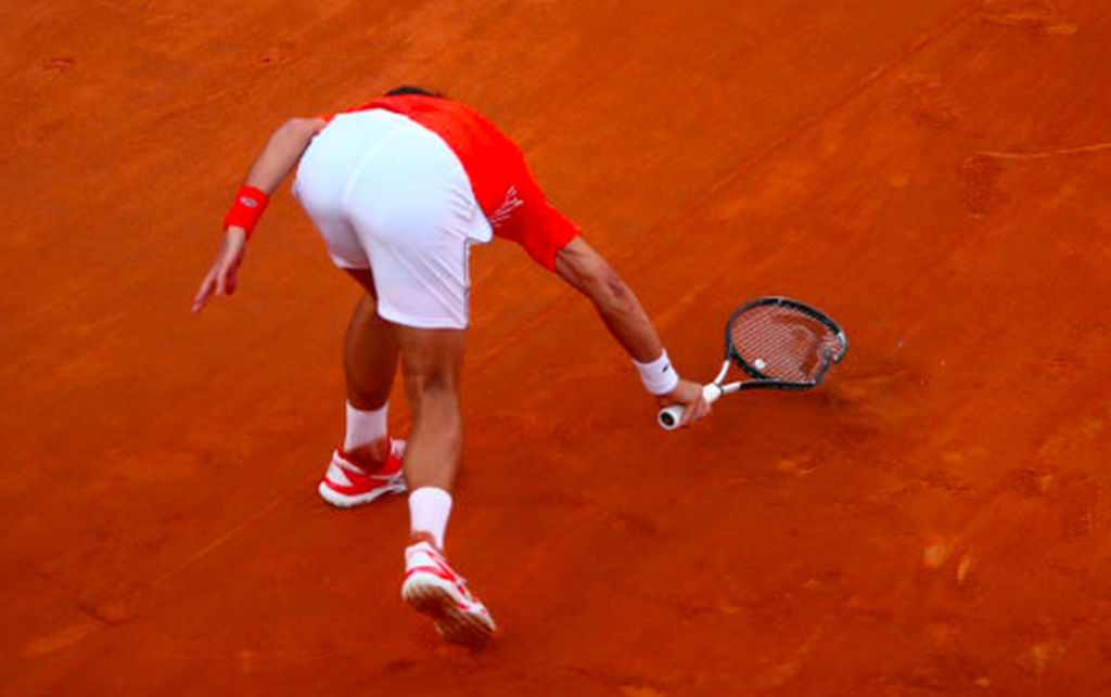 «Τρελάθηκε» και έσπασε τη ρακέτα ο Τζόκοβιτς (video+photos)