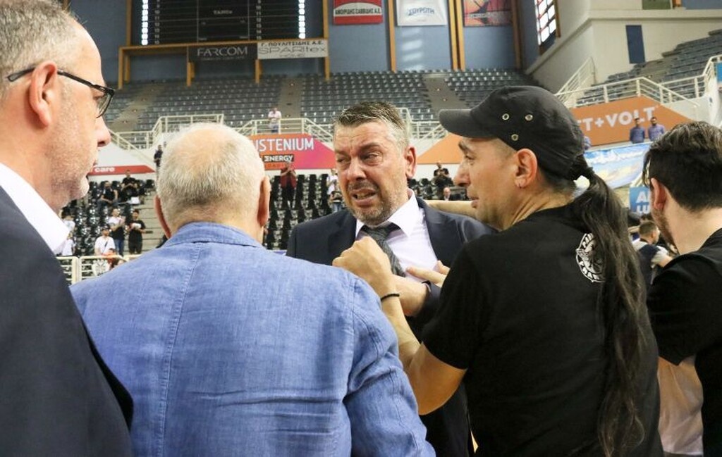 Συγκλονιστικό «αντίο» με δάκρυα στην Πυλαία για τον ΠΑΟΚ (photos)