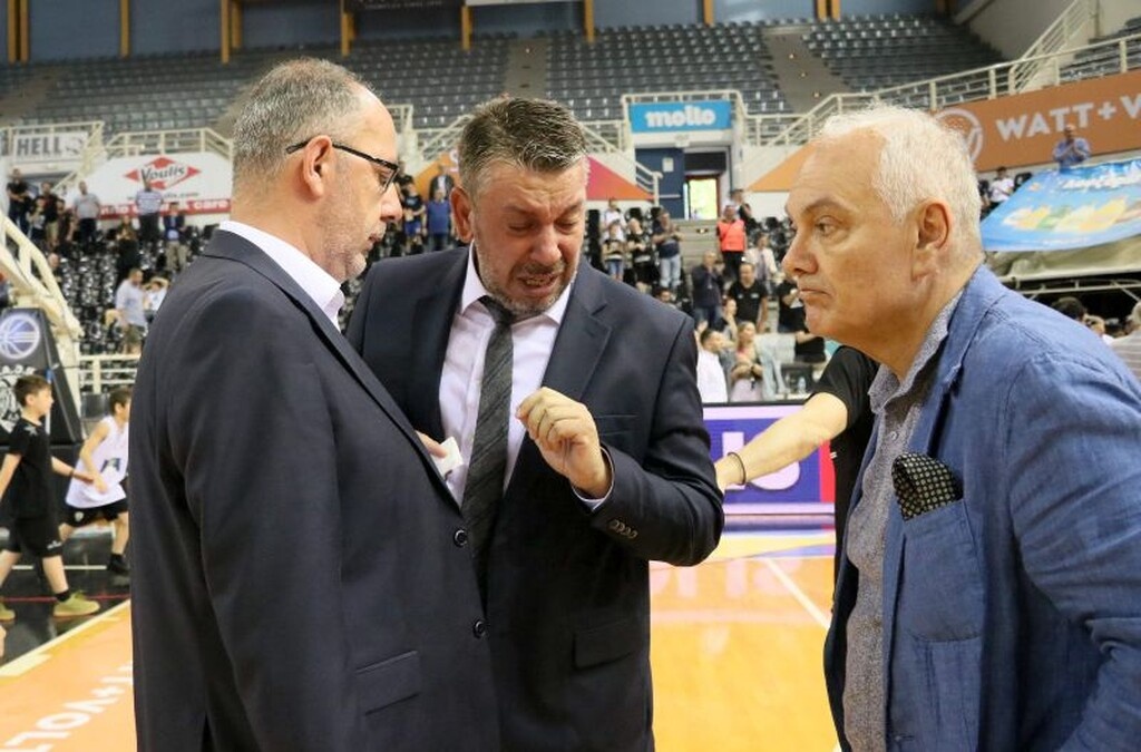 Συγκλονιστικό «αντίο» με δάκρυα στην Πυλαία για τον ΠΑΟΚ (photos)