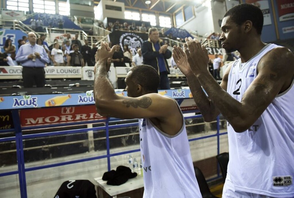 Συγκλονιστικό «αντίο» με δάκρυα στην Πυλαία για τον ΠΑΟΚ (photos)