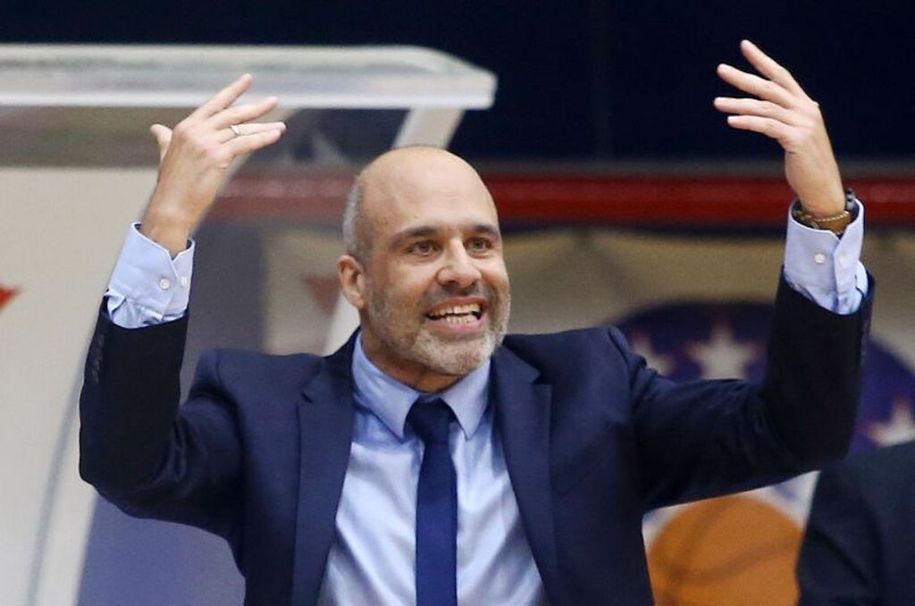 ...χάρηκε με τη μεγάλη νίκη και αποθέωσε τον Άρη Λυκογιάννη.