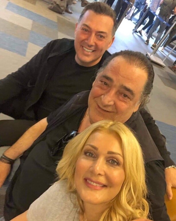 Καρράς-Θεοδωρίδου-Μακρόπουλος: Η συνάντηση στο αεροδρόμιο και η «τρέλα» για… το σχήμα της χρονιάς