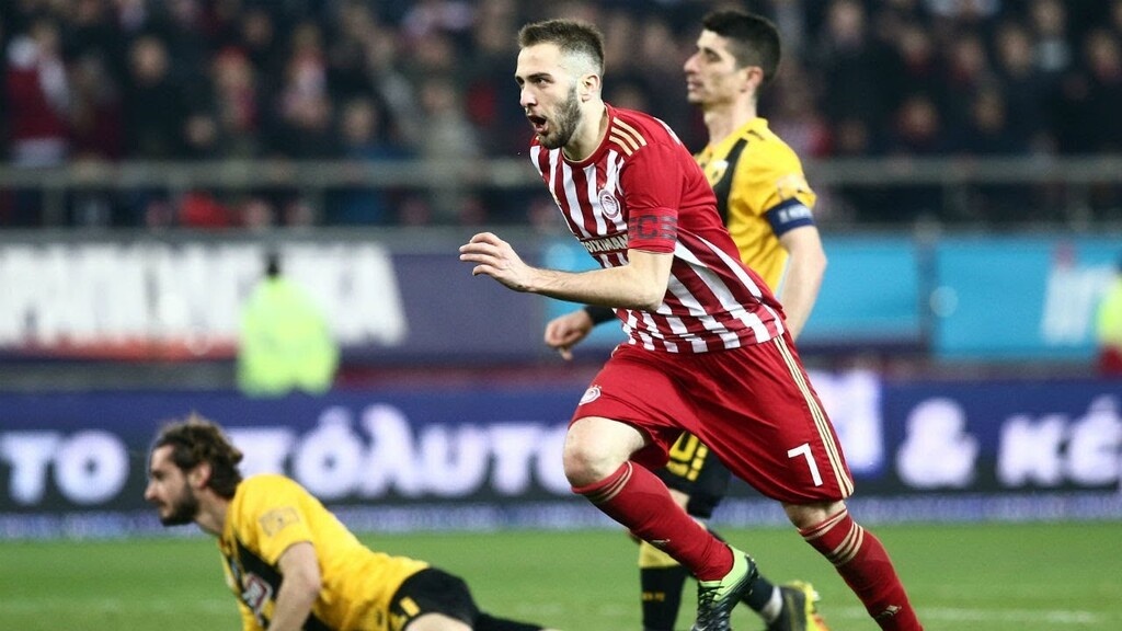 όπως γράφει ο «Guardian», πρόθεση του 27χρονου άσου είναι να συνεχίσει την καριέρα του στον Ολυμπιακό