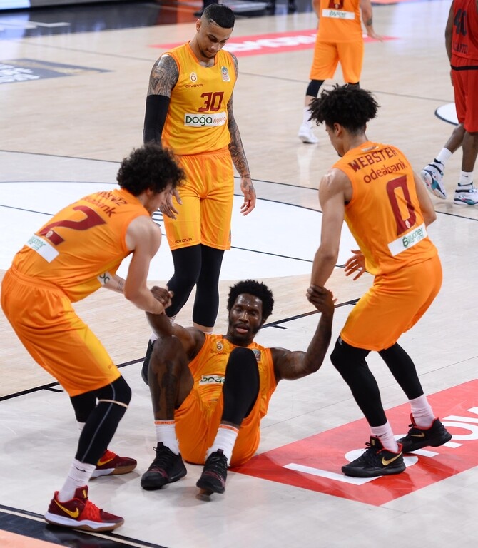 Στα playoffs της Ευρώπης: Ο σούπερ Λάρκιν «σκούπισε» την Μπάνβιτ, τη... γλίτωσε η ΤΣΣΚΑ!