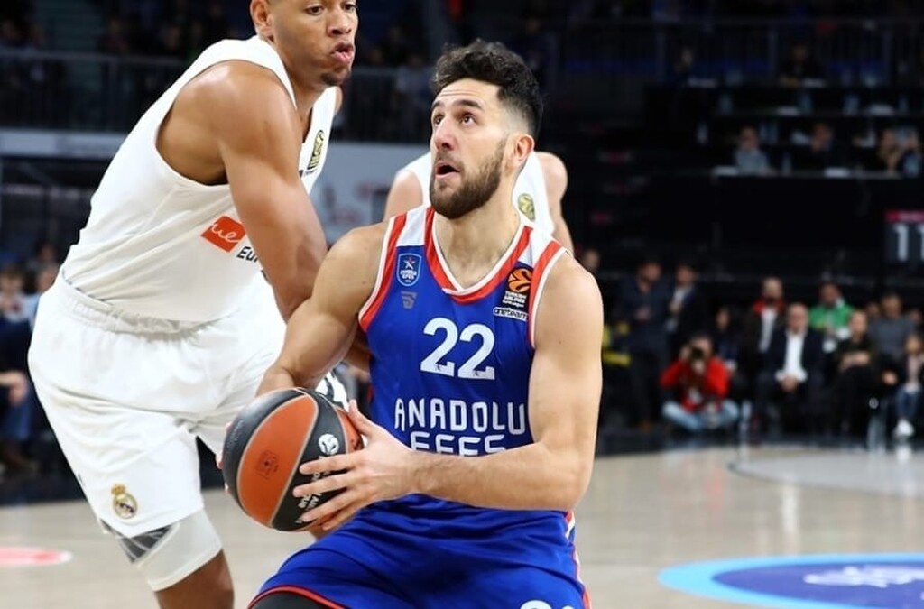 Κράτησε και Μίσιτς η Εφές! (photos)