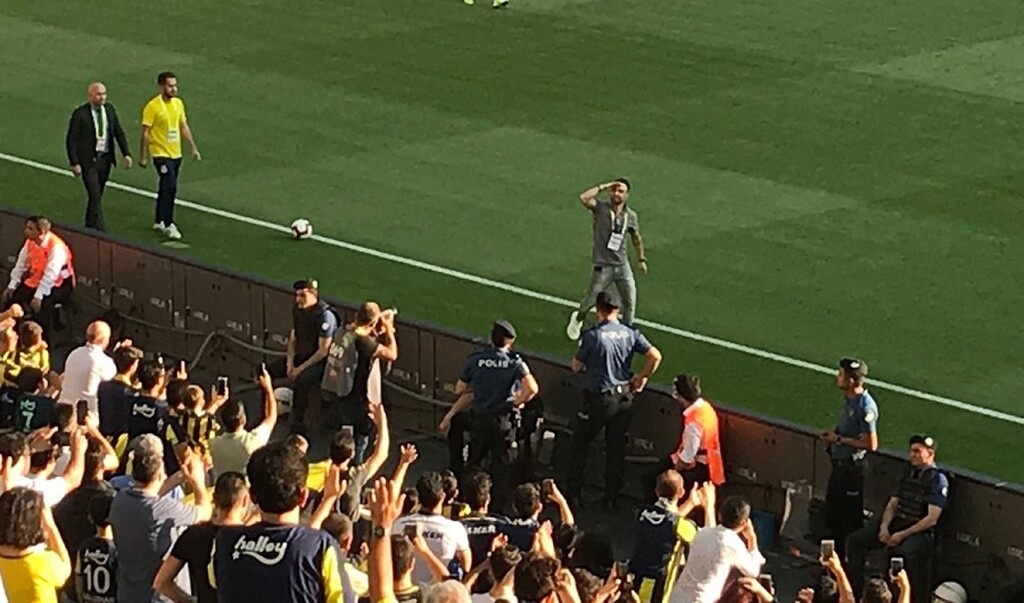 Αποθεώθηκε ο Βαλμπουενά και έρχεται για Ολυμπιακό (video+photos)