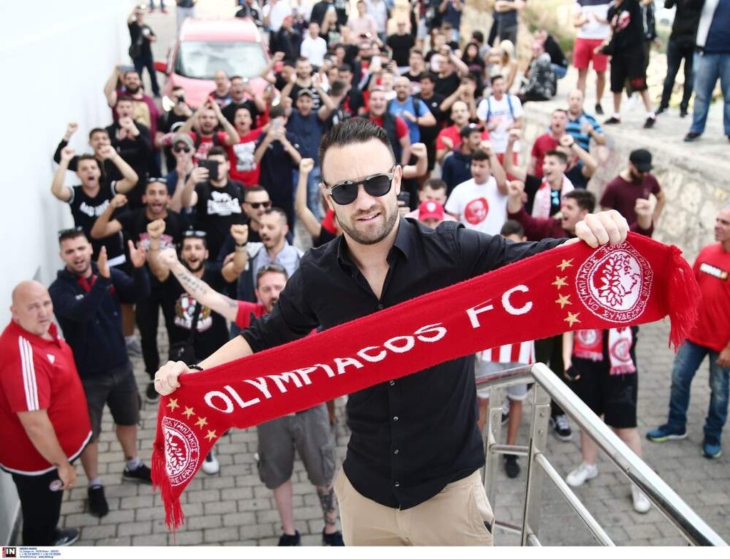 Ολυμπιακός: Θερμή υποδοχή στον Βαλμπουενά (photos)