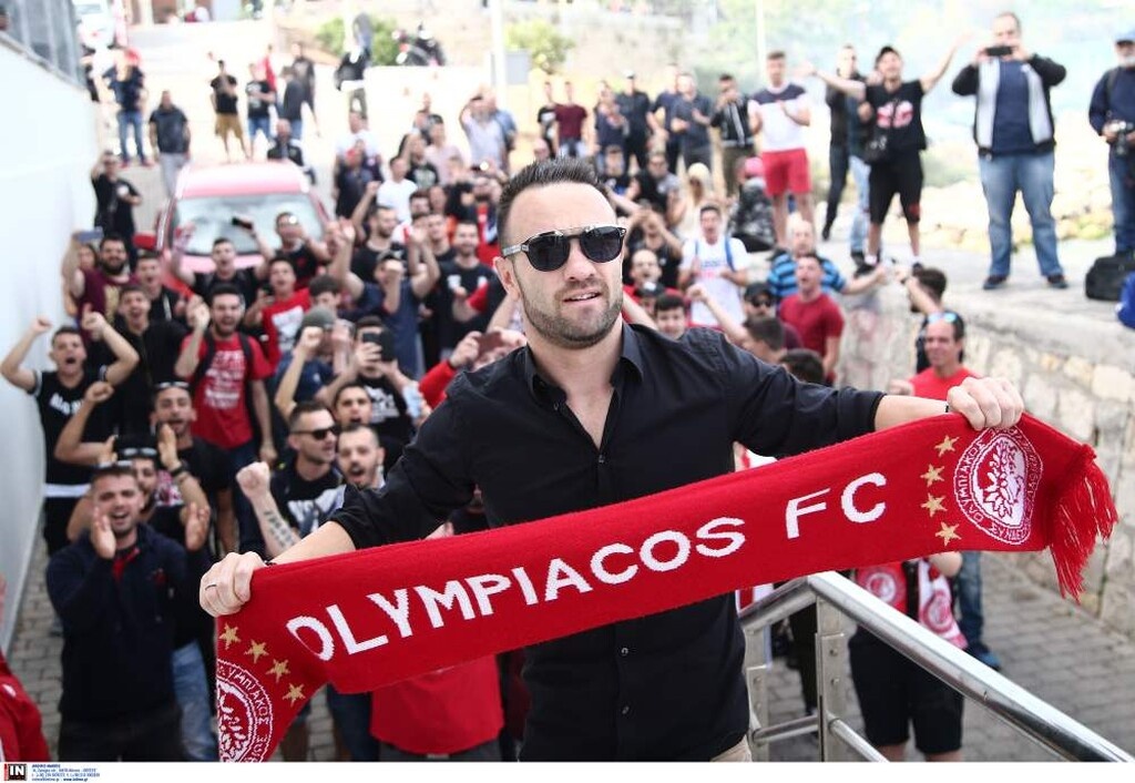 Ολυμπιακός: Θερμή υποδοχή στον Βαλμπουενά (photos)