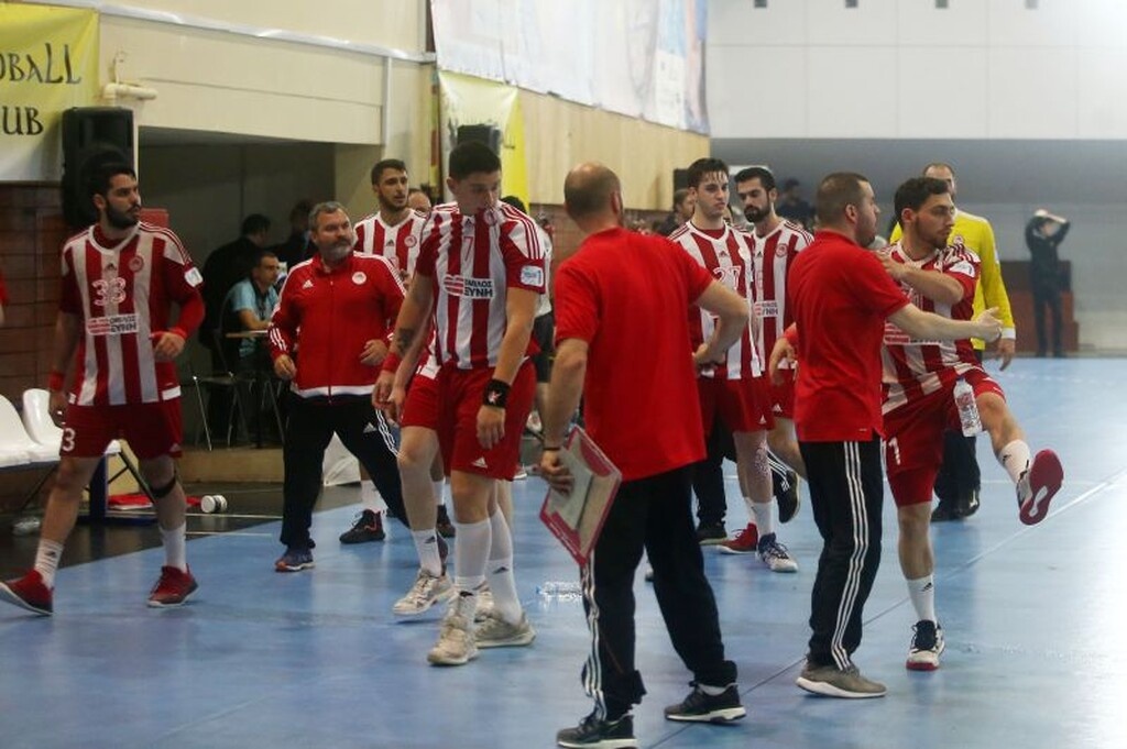 «Ντου» και διακοπή στο ΑΕΚ - Ολυμπιακός! (photos+video)