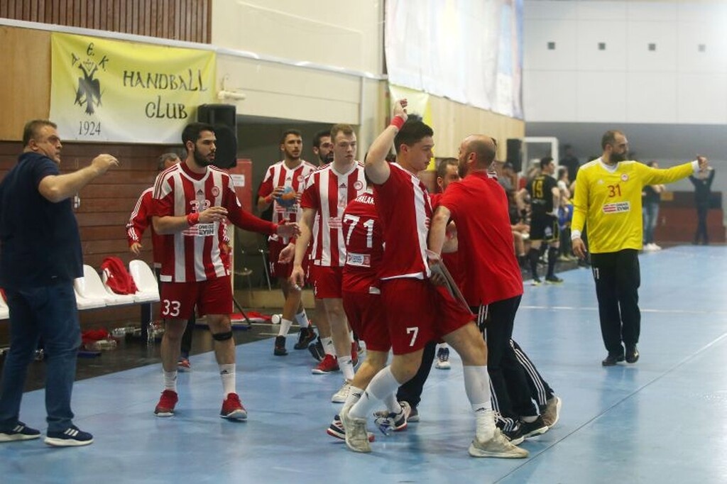 «Ντου» και διακοπή στο ΑΕΚ - Ολυμπιακός! (photos+video)