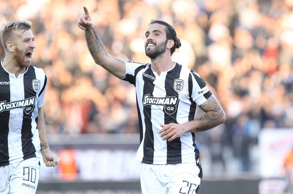 Ο ΠΑΟΚ θέλει να τον κρατήσει, όμως, δεν τα έχει βρει ακόμα με την Πόρτο που αξιώνει το ποσό της ρήτρας, η οποία ανέρχεται στα 12 εκατ. ευρώ.