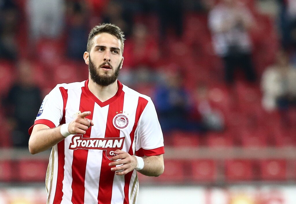 Οι «ερυθρόλευκοι» όμως αξιώνουν το ποσό των 15 εκατ. ευρώ, σχεδόν τα διπλάσια δηλαδή.