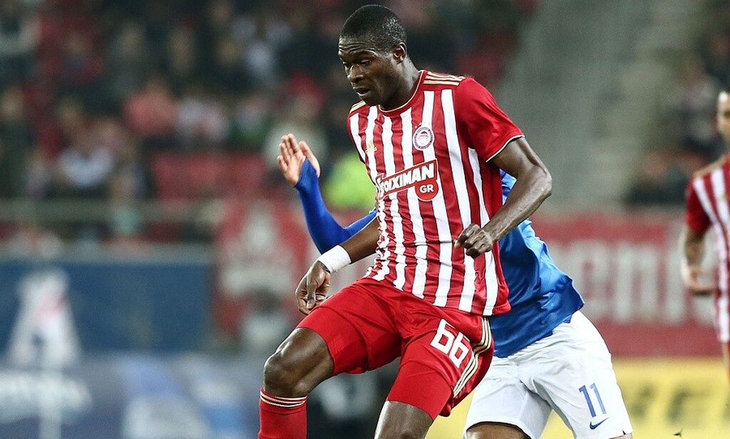 Υπήρχε το ενδιαφέρον της Γουέστ Χαμ, αλλά ναυάγησε, ωστόσο περιμένει καλύτερη πρόταση από δυνατή ομάδα