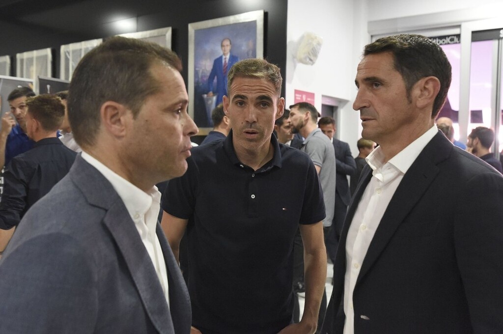 Η Σεβίλλη αποχαιρετά τον Χοσέ Αντόνιο Ρέγες (photos+videos)