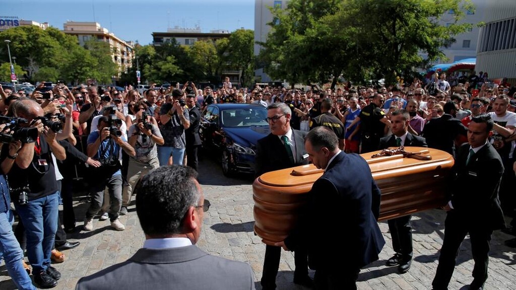 Η Σεβίλλη αποχαιρετά τον Χοσέ Αντόνιο Ρέγες (photos+videos)