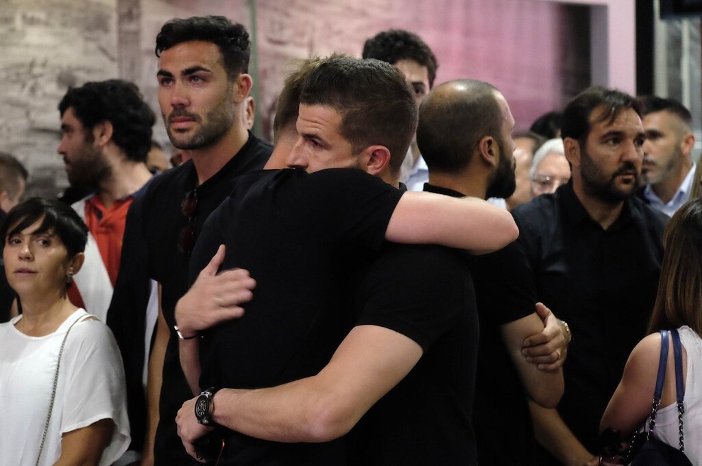 Η Σεβίλλη αποχαιρετά τον Χοσέ Αντόνιο Ρέγες (photos+videos)