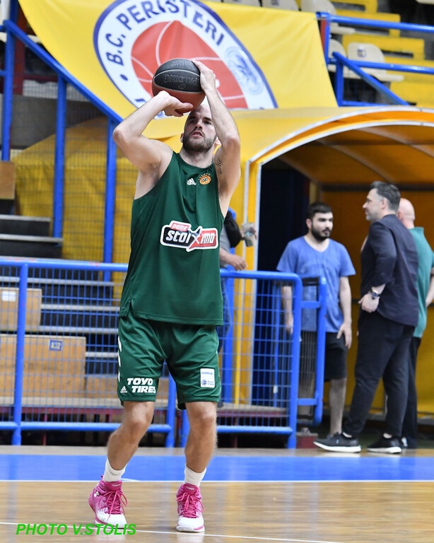 Περιστέρι-Παναθηναϊκός ΟΠΑΠ: Ζεσταίνονται για το τζάμπολ οι δυο ομάδες (photos)