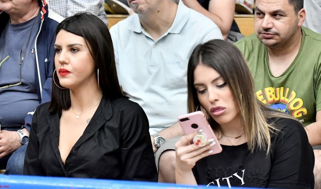 Στις κερκίδες βρέθηκαν μερικές ωραίες παρουσίες...