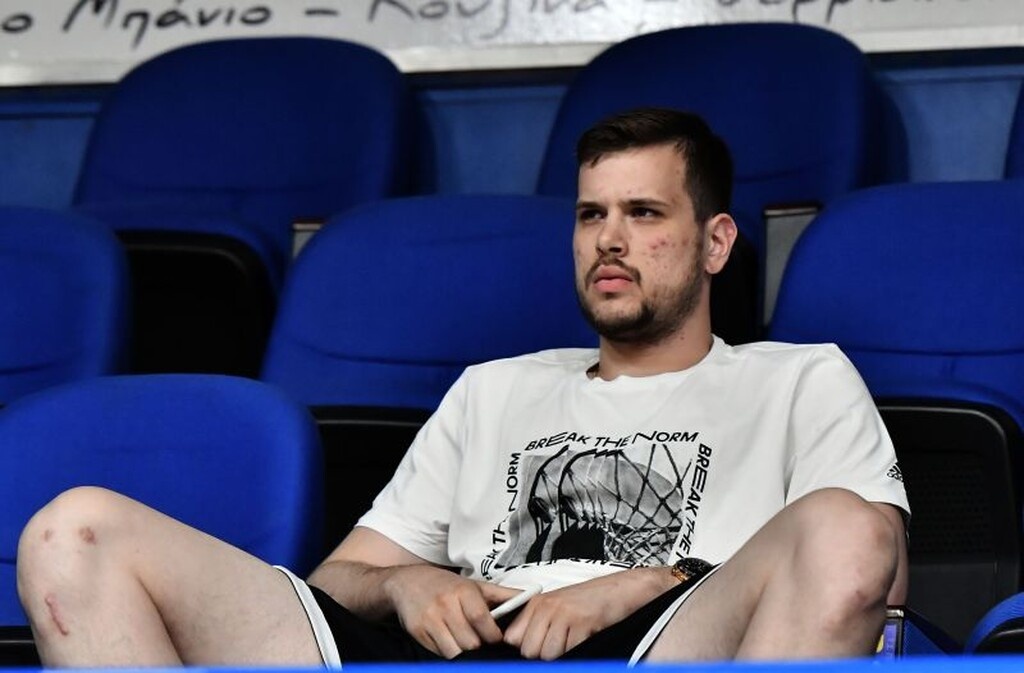 Ο Δημήτρης Αγραβάνης, πήγε στο Περιστέρι για να δει τον αδερφό του, Γιάννη, που αγωνίζεται στο Περιστέρι