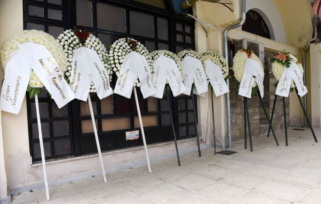 Γιώργος Ξενίδης: «Ράγισαν καρδιές» στην κηδεία (photos)