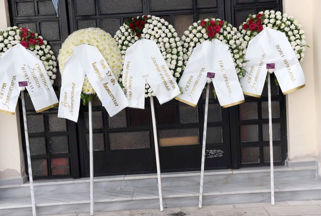 Γιώργος Ξενίδης: «Ράγισαν καρδιές» στην κηδεία (photos)