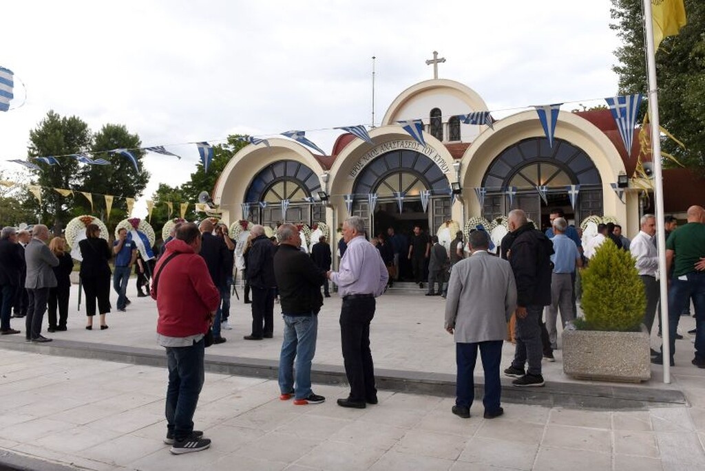 Γιώργος Ξενίδης: «Ράγισαν καρδιές» στην κηδεία (photos)