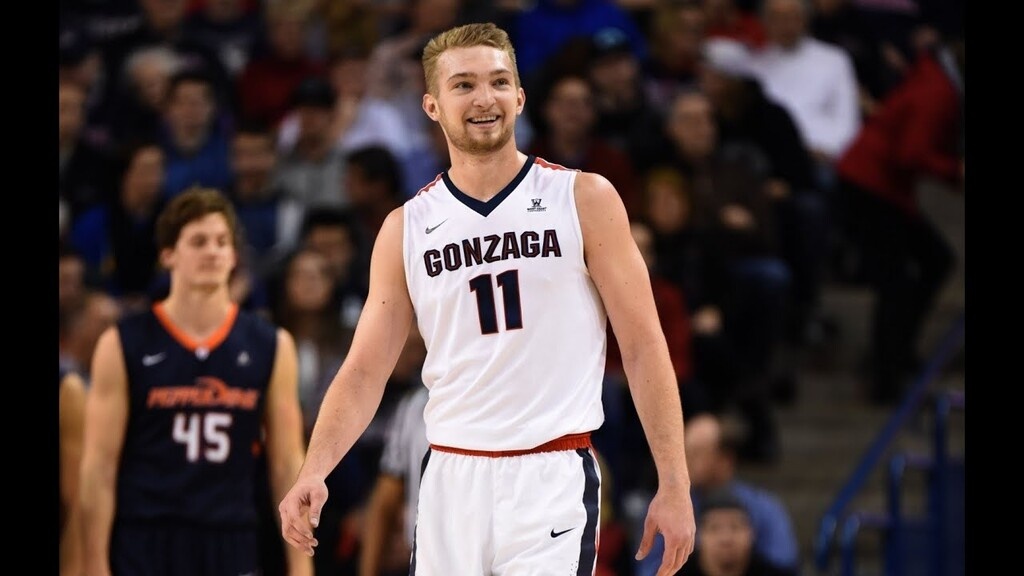 Άσος του ΝΒΑ χαλαρώνει στη Μύκονο (video+photos)